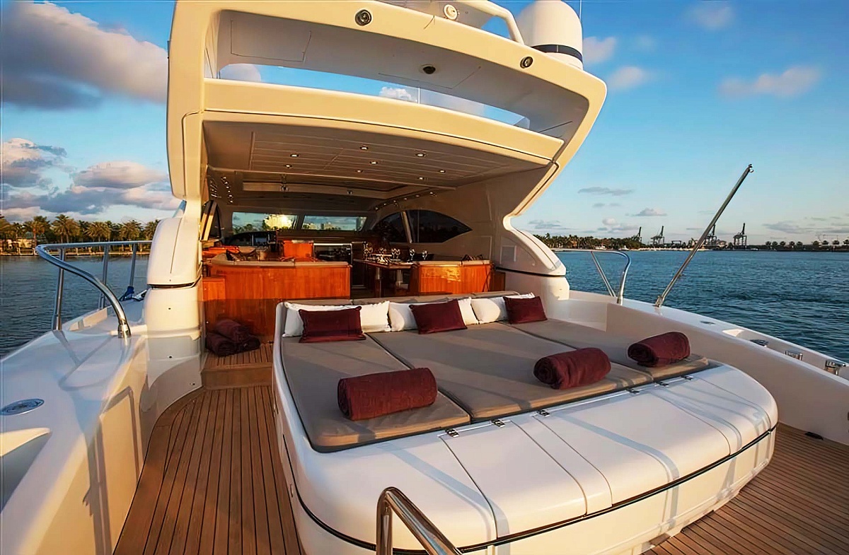 Аренда яхты Mangusta 72 на Миконосе, Греция